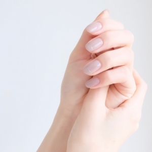 肌のカサカサがひどい・・・手軽で簡単なのに、集中ケアできる！ハンドクリーム3選