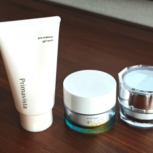 ベースメイクがパサつく季節に！乾燥肌でも化粧ノリを良くするスキンケアアイテム＆ケア方法